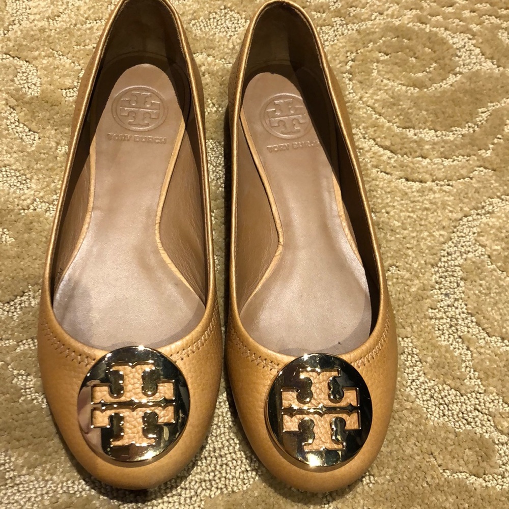 Tory Burch ballet flats in tan leather with gold